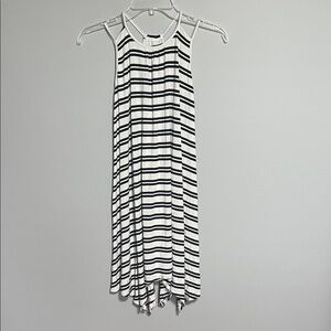 Nordstrom’s Black and White Sleeveless Tunic Size XL